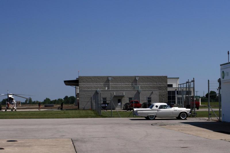 IMG_8525FunnyLookingAirplane