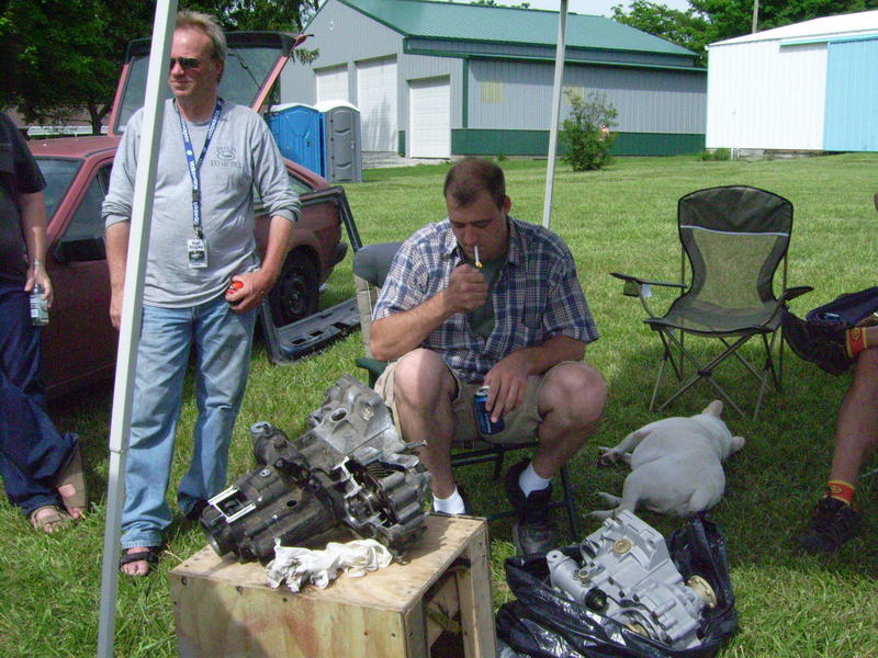 Brian showing the internals of an 020